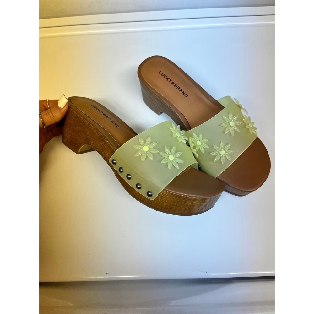 Lucky Brand Fallyn Jelly Flow Clogs